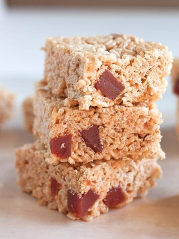Deliciously sweet treats made with crispy rice cereal, guava marmalade marshmallow cream, cubes of guava paste and crumbled Maria cookies!